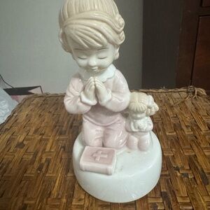 Jesus and Me Prayer music box-play “Jesus loves me”